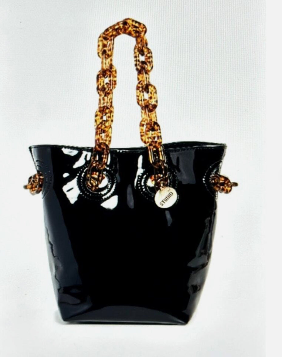 Studio 33 black bucket bag